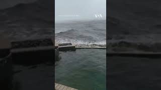 Waves Batter Fort Myers as Hurricane Ian Strikes #shorts