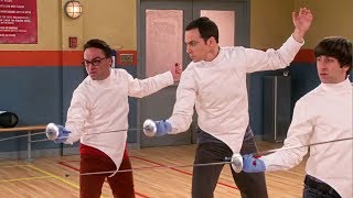 Sheldon, Leonard, Howard y Raj practican ESGRIMA | The Big Bang Theory (Español Latino)