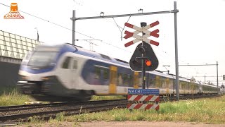 DUTCH RAILROAD CROSSING - AKI spoorwegovergang - Zevenbergschen Hoek