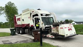 Rumpke 86009: Heil FEL w/ Curotto Can on trash in Aurora, OH