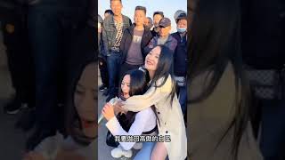 户外唱歌的贵州美女，你们觉得唱的怎么样？点赞支持一下吧#户外唱歌#农村美女#跳舞