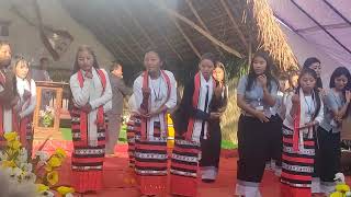 Nkio Old leading choir dance with Nzingning choir during social gathering  platinum jubilee new mpa