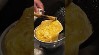 極厚カツ丼。信じられない分厚さなのに激うまジューシー！YouTube【EAT IT!おいしいチャンネル】で公開！https://www.youtube.com/@eatit-2023