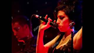 Amy Winehouse - You Know I'm No Good (Live)