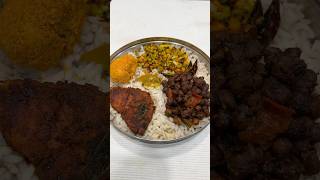 ഇന്നത്തെ എന്റെ തനി നാടൻ LUNCH BOX കണ്ടാലോ |തോരൻ, കടല, നെയ്മീൻ ഫ്രൈ, ചമ്മന്തി, അച്ചാർ #shorts