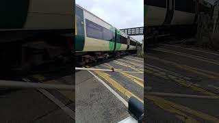 Southern Railways 377125 passing Mount Pleasant Level Crossing Southampton 30/9/24