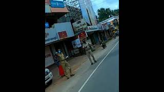 അയ്യോ POLICE 😂 ESCAPE 🏃🤣// bikers whatsapp status // ktm manics //#shorts#biker #bikersofinstagram