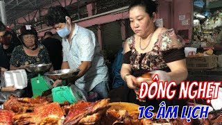 Crowded CHI MAIS CRISPY ROASTED PORK Special Day 16th Lunar Calendar - Hiep Vlog
