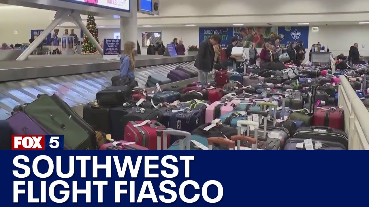 Southwest Airlines Luggage Fills Atlanta Airport Baggage Claim - YouTube