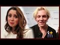 AUSTIN & ALLY Cast Sings Theme Song 