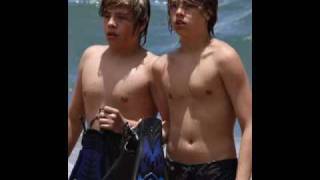 2009 Shirtless Dylan and Cole Sprouse (in Maui).flv