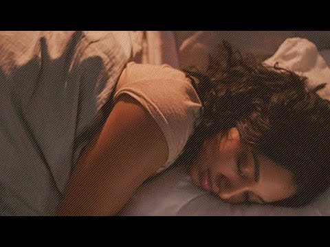How can a woman stop snoring?