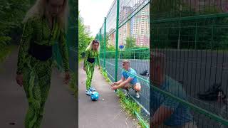 КАК МНЕ ДОСТАТЬ ЭТОТ МЯЧ❓🤔😃 #шортс #shorts #футбик #алекс #приколы #tiktok