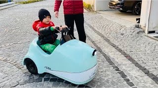 Fatih Selim yeni vintage mini elektrikli luxury akülü arabasıyla ilk defa dışarı çıktı.