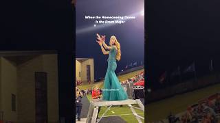 THIS IS MAJOR👑🥁#drummajor #shecanandshedid #homecoming #football #queen (via arkansasstate/IG)