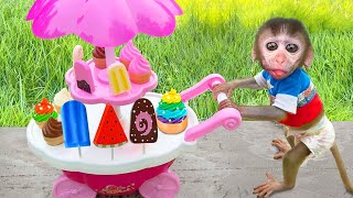 Baby Monkey Chu Chu sells ice cream and plays with ducklings in garden