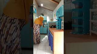 Kegiatan ibu rumah tangga/bersih bersih dapur/dapur sederhana/dapur minimalis/dapur