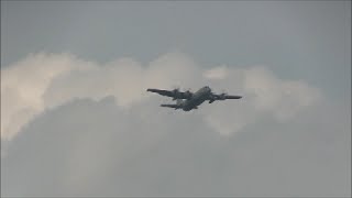 横田基地友好祭2014＠大歓声のC-130パラシュート降下