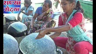 Super Fast Hardworking Maharashtrian Ladies Preparing Ranya (Matka) Roti | Nagpur