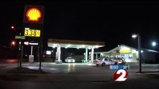 Suspect pulls gun during Shell station robbery