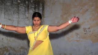 New latest Funny Aunty  Dance in Shadi !! marwadi Dance !!