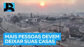 Incêndios florestais avançam nos EUA e deixam 11 mortos e 13 desparecidos