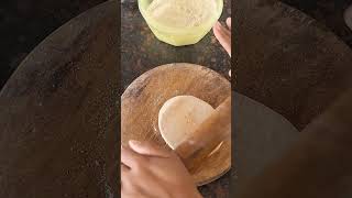 Roti khatam  ho gai hai. #Roti #shots #trending #viralvideo #yts #sanjanahomekitchen94 #comedy #feed