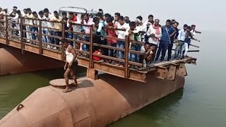 बिहार में गंगा नदी पर बना पीपा पुल टूटा, दोनों तरफ फंसे लोग | Pipa Bridge | Ganga River |