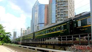 {CNR} HXD1C 0588 hauling T8370 passenger train passing