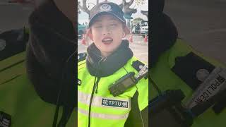 新年新气象，愿你笑口常开，好运连连||#杭州女交#狐狸警官#新年快#