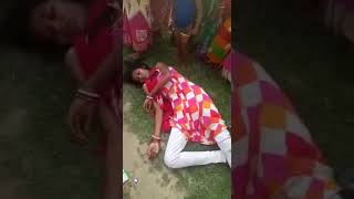 মদ খাইয়ে একটি মেয়েকে পাশবিক অত্যাচার করল এক সাথে দুটি ছেলে!!