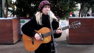 A Brilliant Performance of Lucinda Williams \