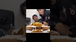 Arad interrupts Zavalas Mukbang with Ash Trevino 😭🍗 #arad #zavala #ashtrevino #mukbang