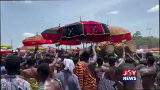 Asantehene, Otumfou Osei Tutu II makes a grand entry to the #25Anniversary Durbar grounds #JoyNews