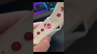 Poofesure snaps Wii Remote in half