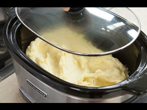 How to Keep Mashed Potatoes Warm at the Table How to Keep Mashed Potatoes Warm at the Table