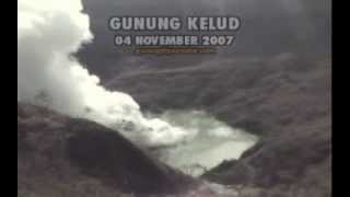 GUNUNG KELUD (Danau Kawah 04 Nov 2007)