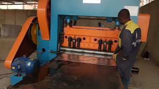 JQ25-40 High Speed expanded metal mesh machine running in Kenya customer