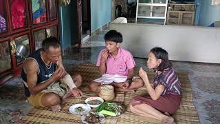 กินข้าวเที่ยงกับรักต่างวัย