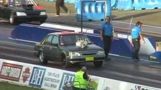 BLOWN V8 VK ( CUTSIK ) RUNS 11 SEC PASSES AT SYDNEY DRAGWAY RACE FOR REAL - 22/12/2010