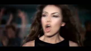 Thalia - Don't close the door (Regresa a mí)