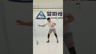 140kg 레슬링 선수에게 태클을 당한다면? #shorts