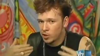 1990 Donnie Wahlberg mad at Billy Idol joking about New Kids on the Block