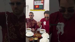 Anh Tây ăn bún chả lần đầu tiên | WillinVietnam | #shorts