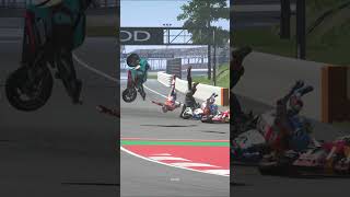 Marquez seruduk pembalap sampai terpental salto😱😱