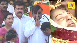Vijayakanth Pays Last Respect to Jayalalithaa at Rajaji Hall | Amma Dead | Premalatha