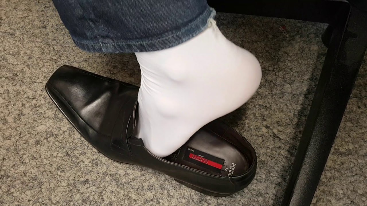 Shoeplay In White Socks & Loafers - Who Wants My Shoes ? - YouTube