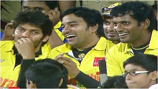 Vishal and Arya cheering on Vikraanth's huge six | Karnataka Bulldozers vs Chennai Rhinos | CCL