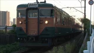 JR可部線を走る113系湘南色 広F-05編成 三滝～安芸長束 2011.11