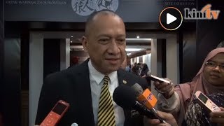 'Makcik tua ni meroyan kuat sangat'